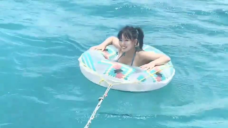 沢口愛華 2nd写真集「背伸び」の撮影オフショット