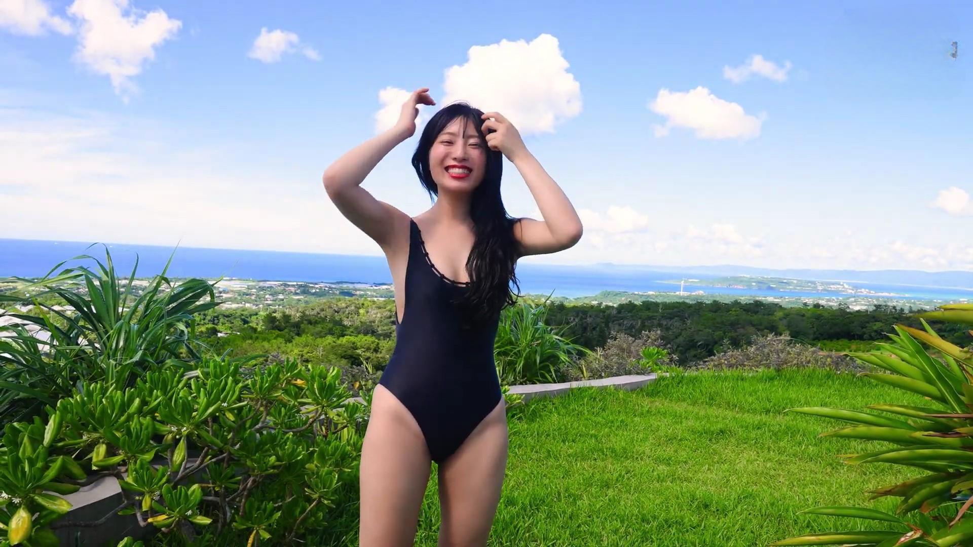 白戸ゆめ 黒いハイレグレオタード水着